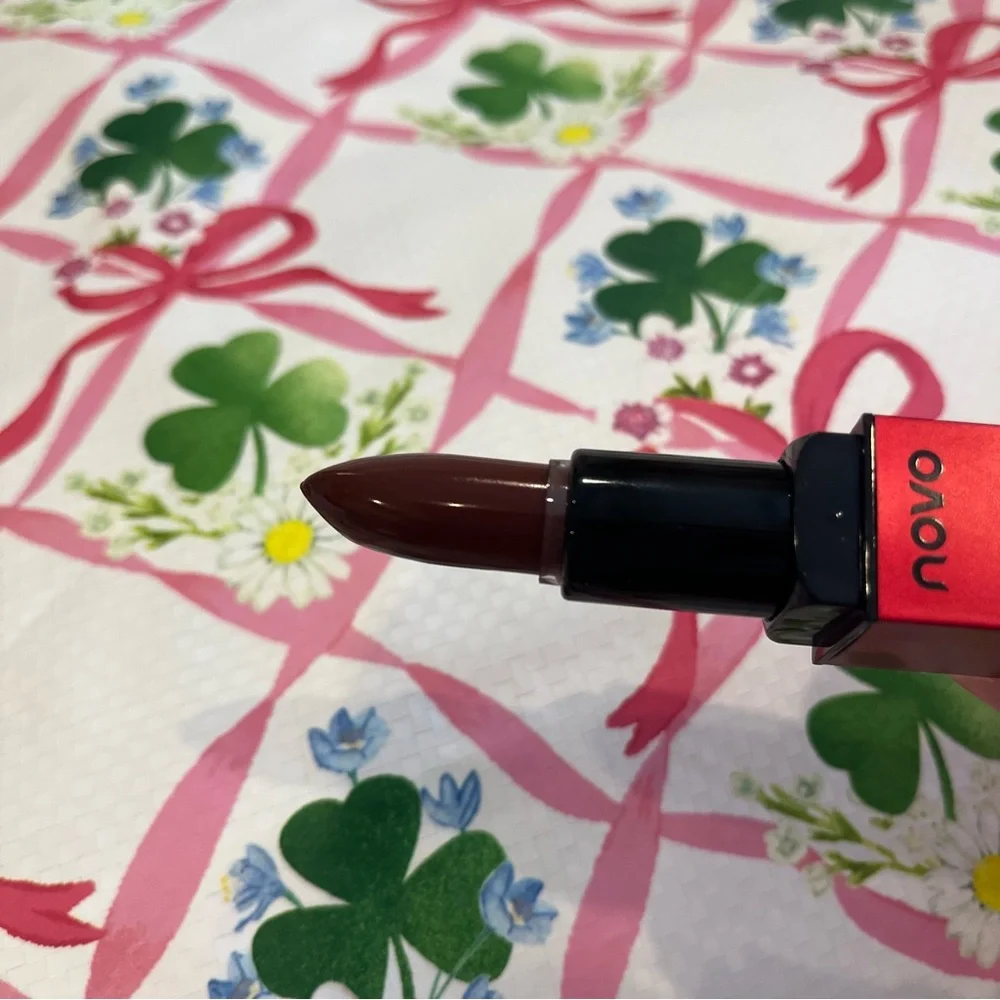 Vampy Lipstick in a Beautiful Red Square Tube